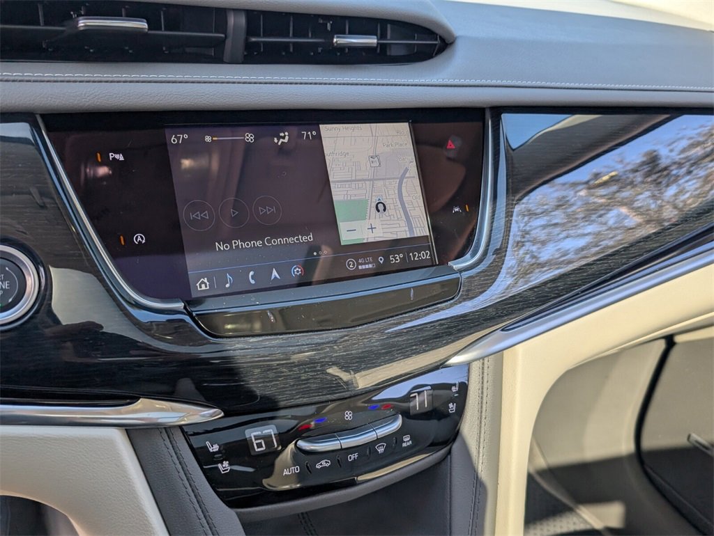 Used 2025 Cadillac XT6 Premium Luxury image 22