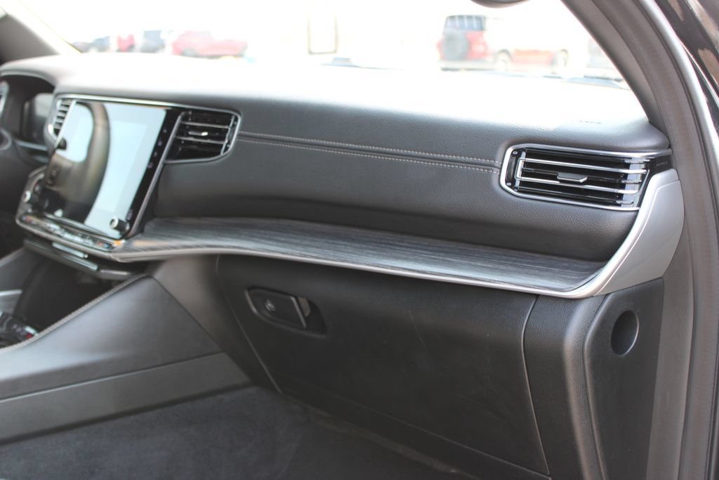 Used 2024 Jeep Wagoneer L Series II w/ Flexible Seating Group AWD/4WD image 32