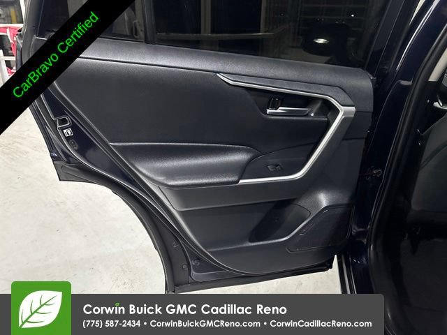 Used 2019 Toyota RAV4 XLE w/ Carpet Mat Package AWD/4WD image 31