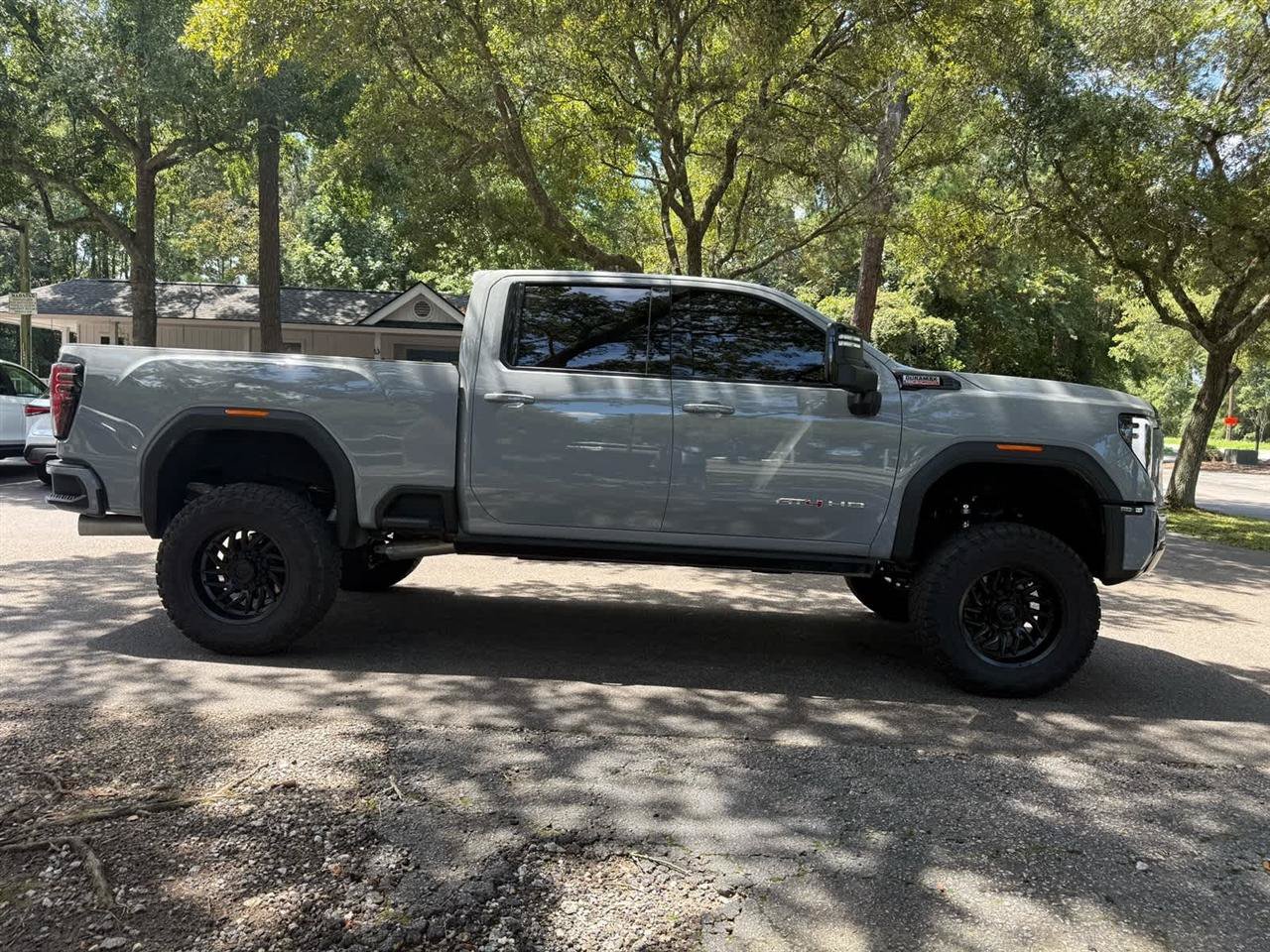 Used 2025 GMC Sierra 2500 AT4 w/ AT4 Premium Plus Package AWD/4WD image 4