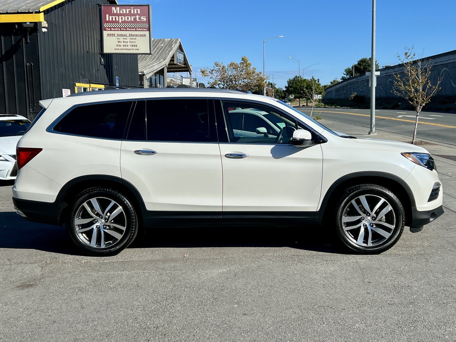 Used 2017 Honda Pilot Elite image 5