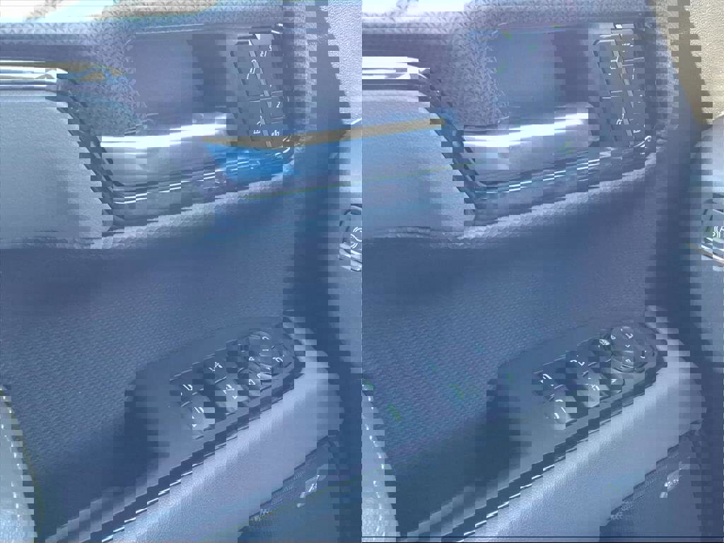 Used 2023 Chevrolet Silverado 1500 ZR2 w/ Technology Package image 29