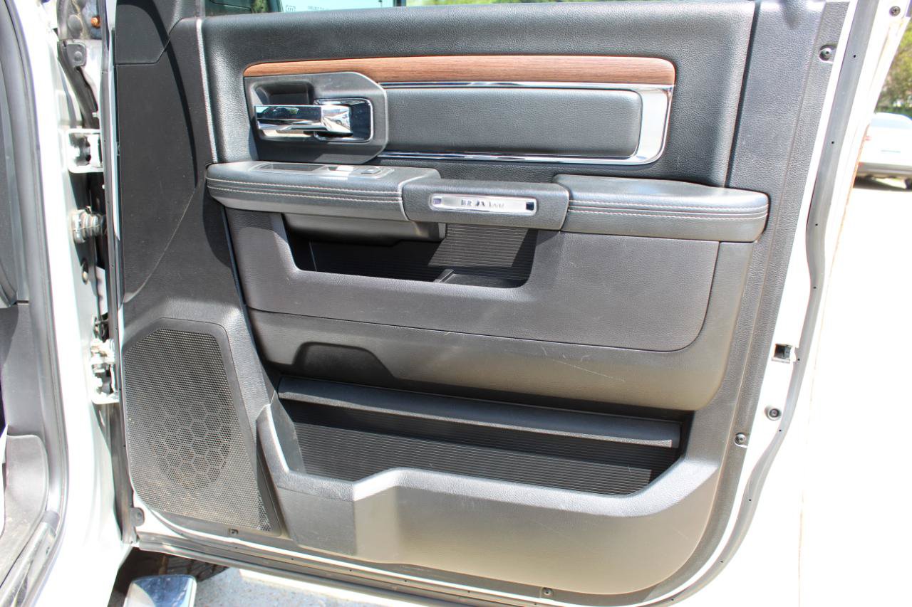 Used 2016 RAM 1500 Laramie w/ Convenience Group AWD/4WD image 19