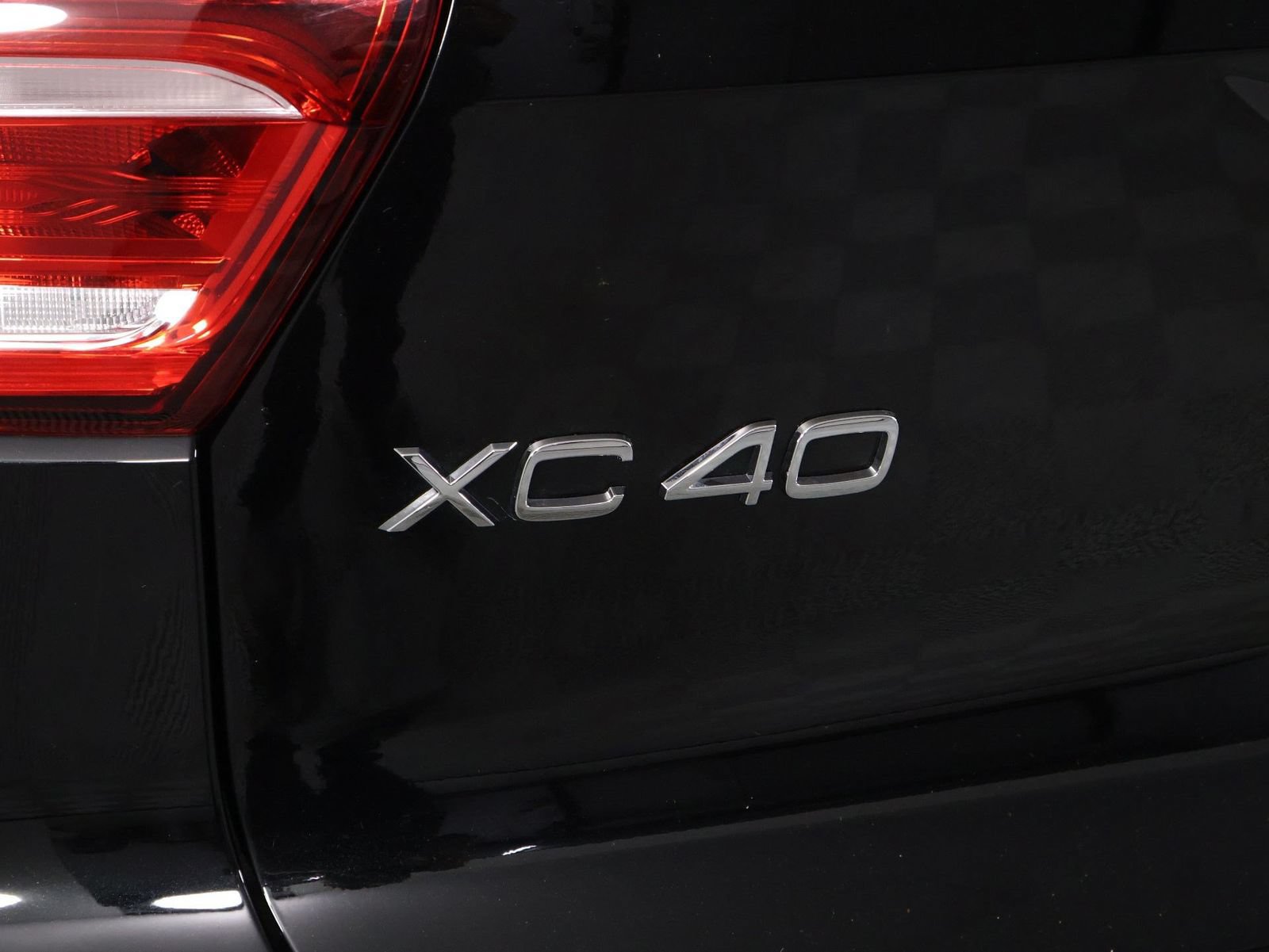 Used 2026 Volvo XC40 B5 Plus AWD/4WD image 19