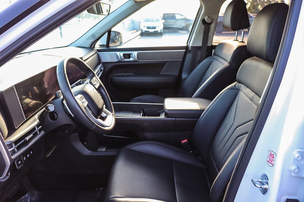 Used 2025 Hyundai Santa Fe SEL AWD/4WD image 19