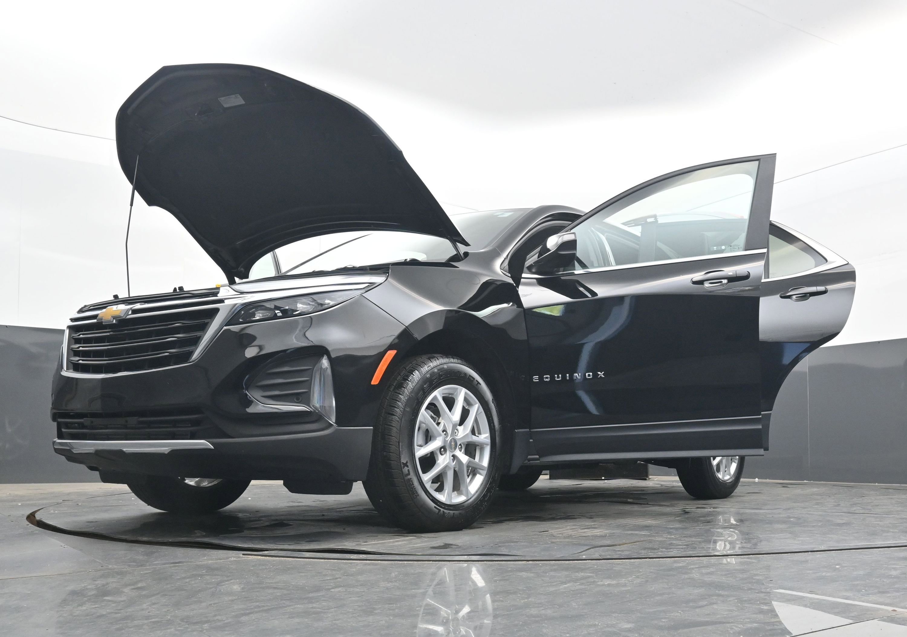 Used 2024 Chevrolet Equinox LT image 36