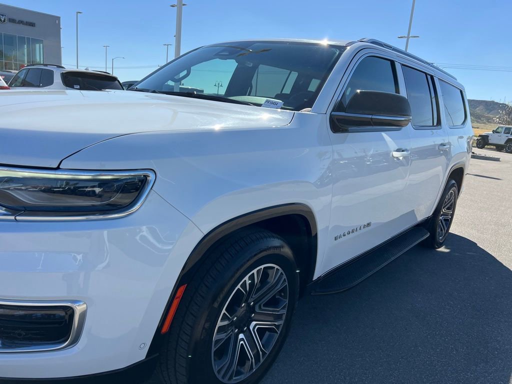 Used 2024 Jeep Wagoneer L Series II w/ Flexible Seating Group image 11