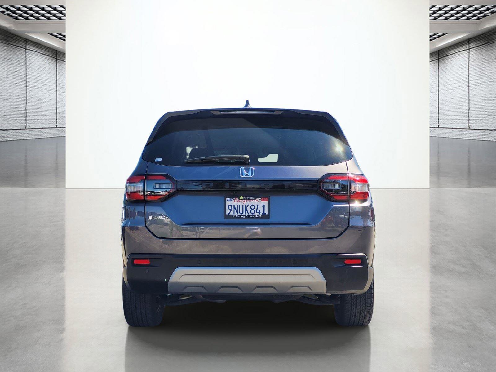 Used 2025 Honda Pilot EX-L image 8