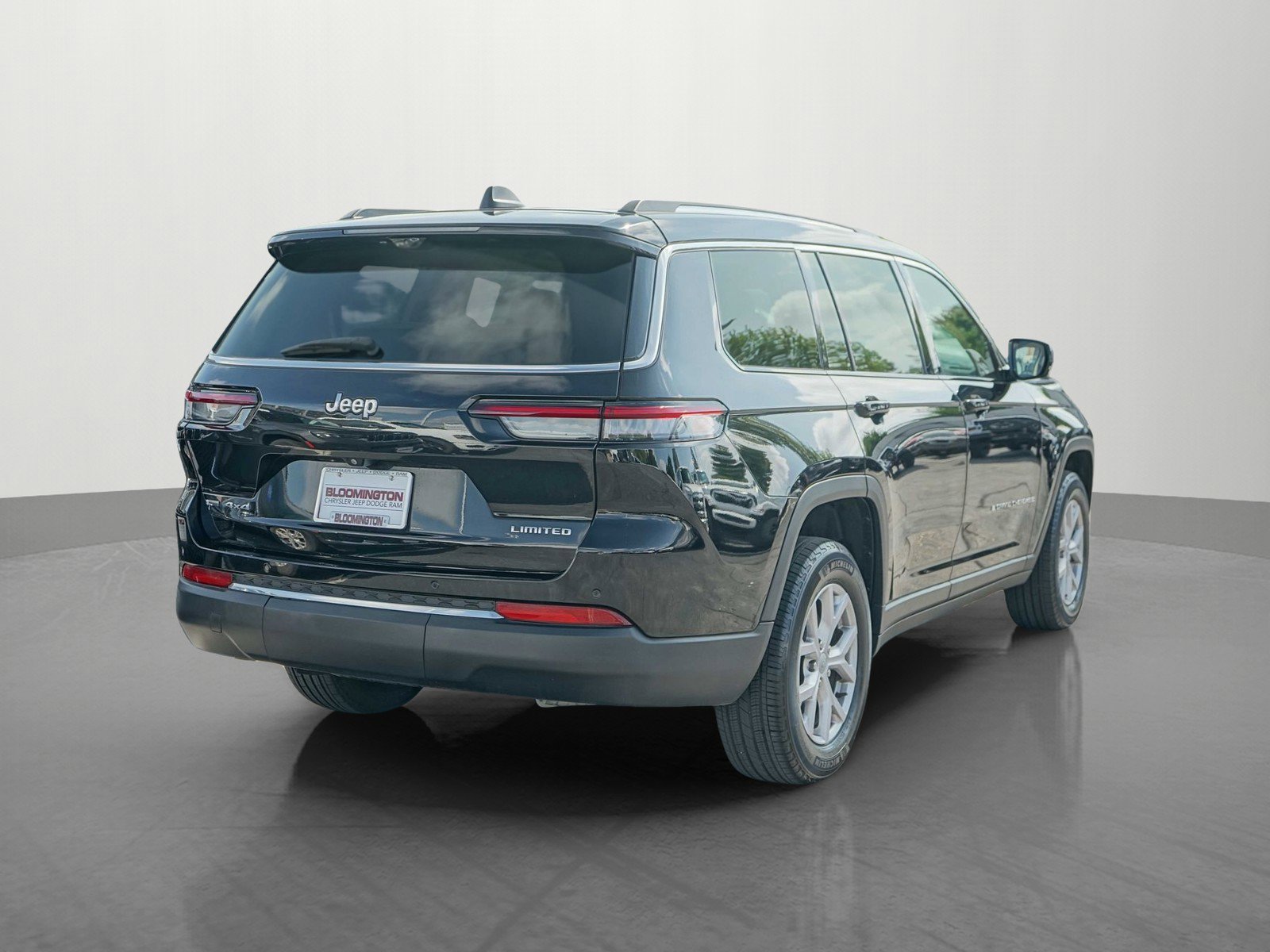 Used 2022 Jeep Grand Cherokee L Limited w/ Luxury Tech Group II image 7