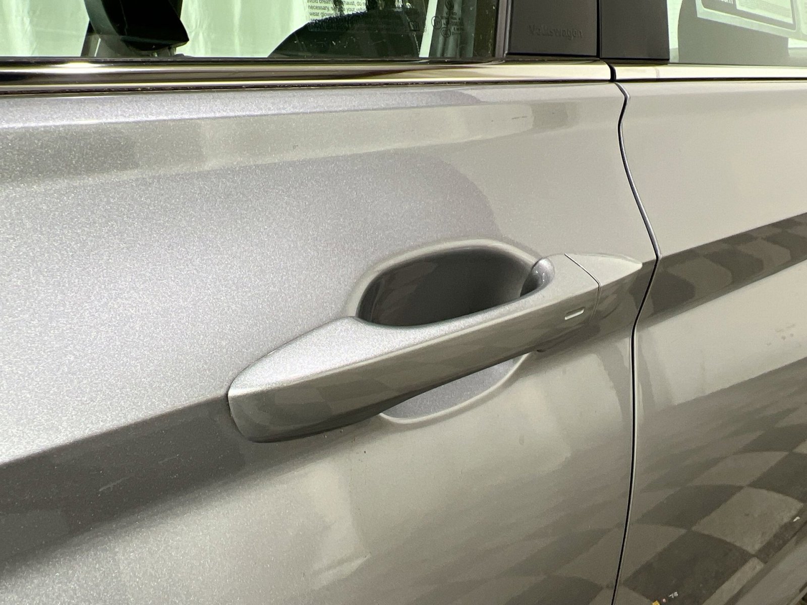 Used 2021 Volkswagen Jetta SE w/ SE Cold Weather Package image 15