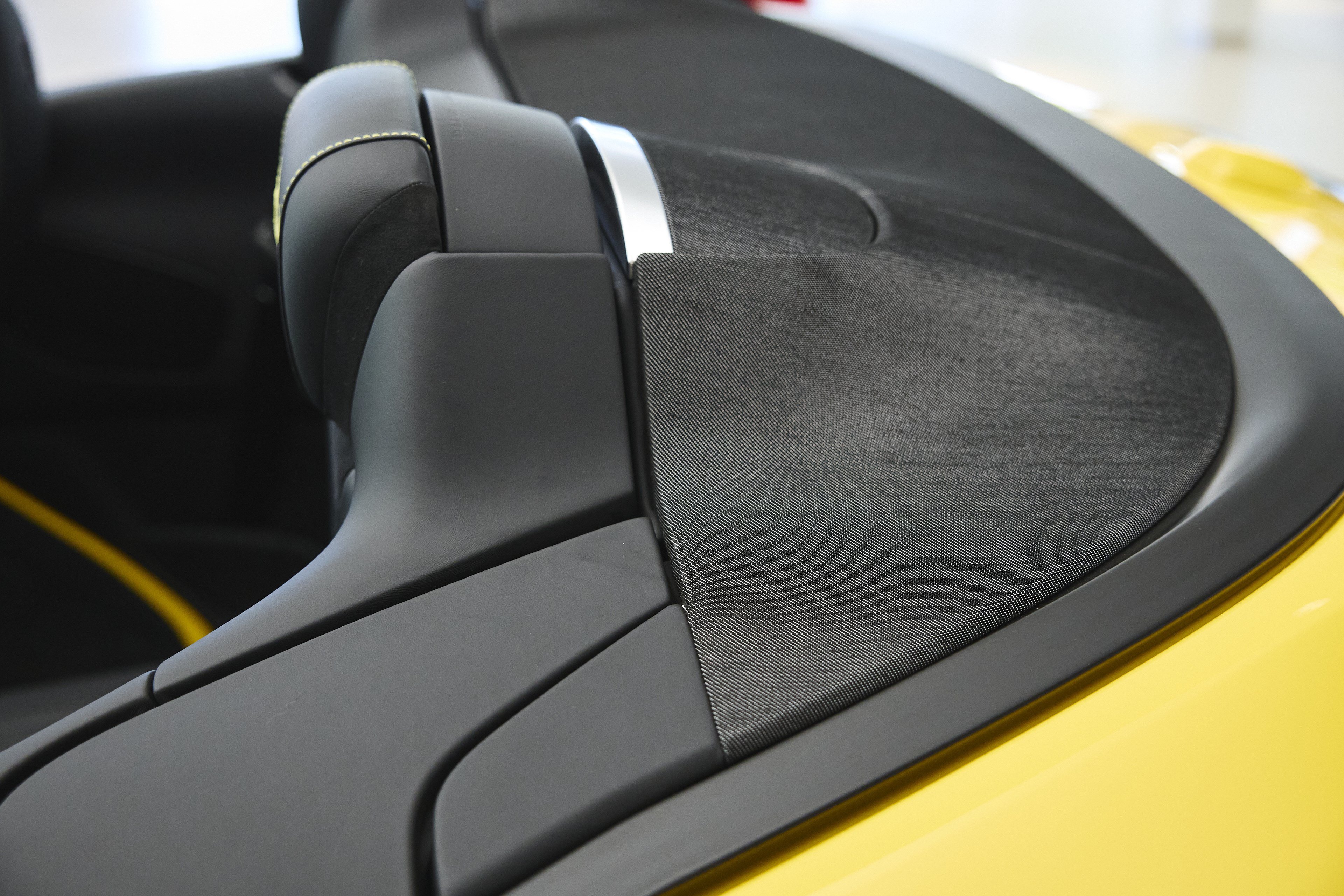 Used 2025 Ferrari Roma Spider RWD image 18