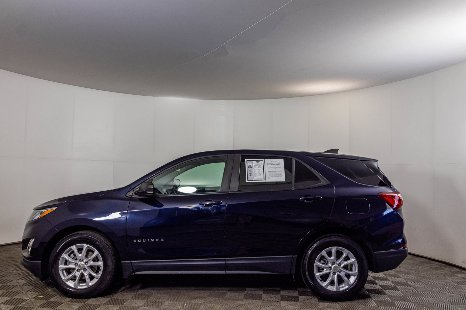 Used 2020 Chevrolet Equinox LS w/ LS Convenience Package FWD image 17