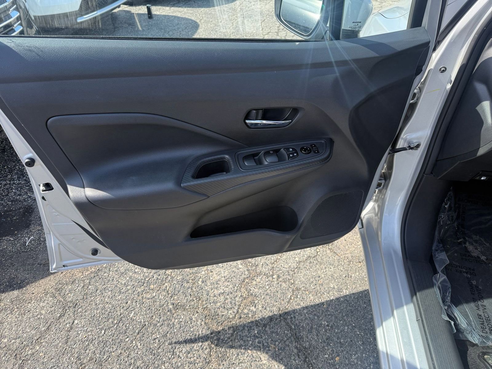 Used 2025 Nissan Versa SV image 18