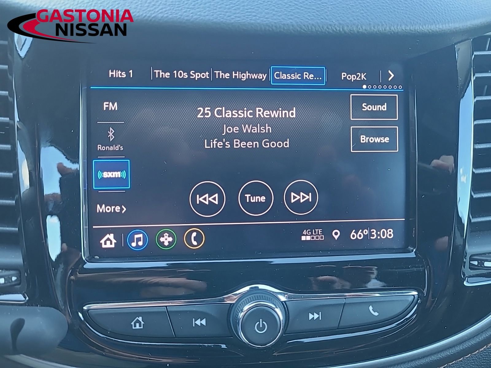 Used 2021 Chevrolet Trax LT w/ Driver Confidence Package image 36