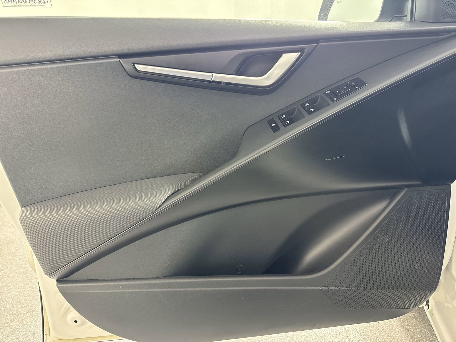 Used 2023 Kia Niro LX image 19