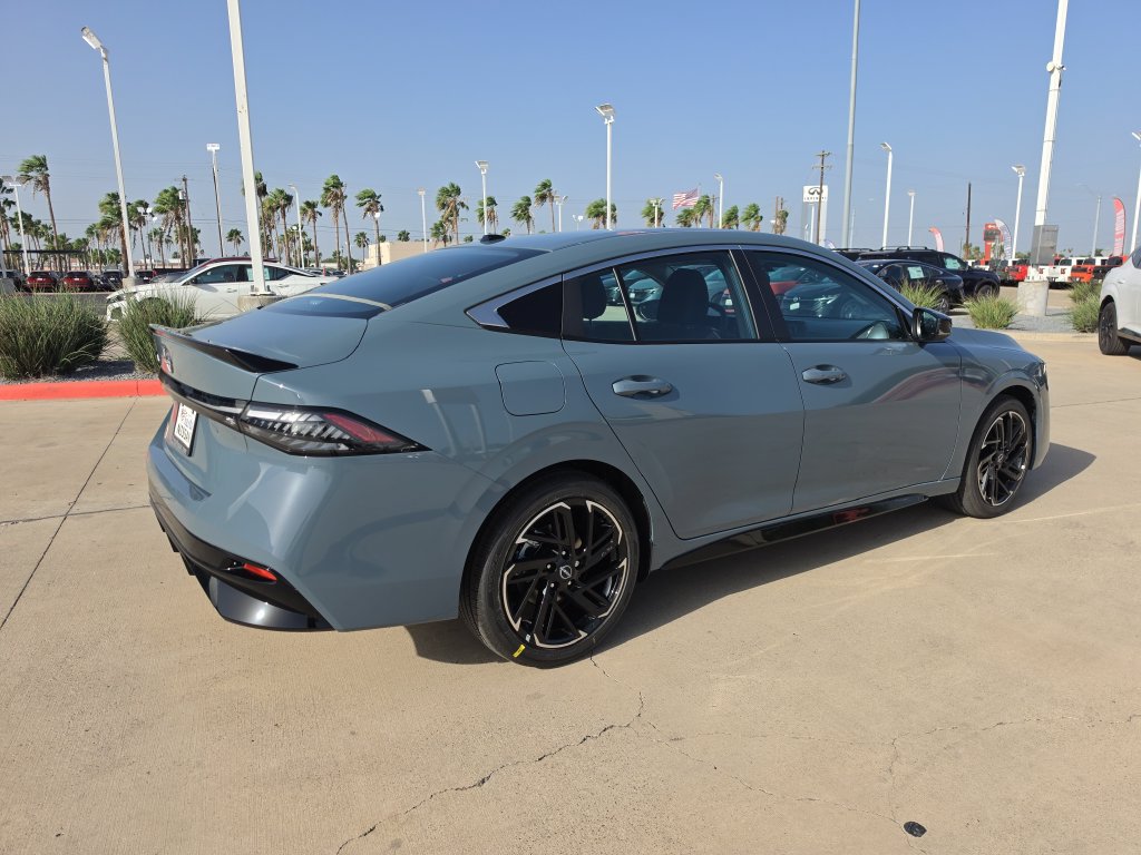 New 2027 Nissan Sentra SR FWD image 6