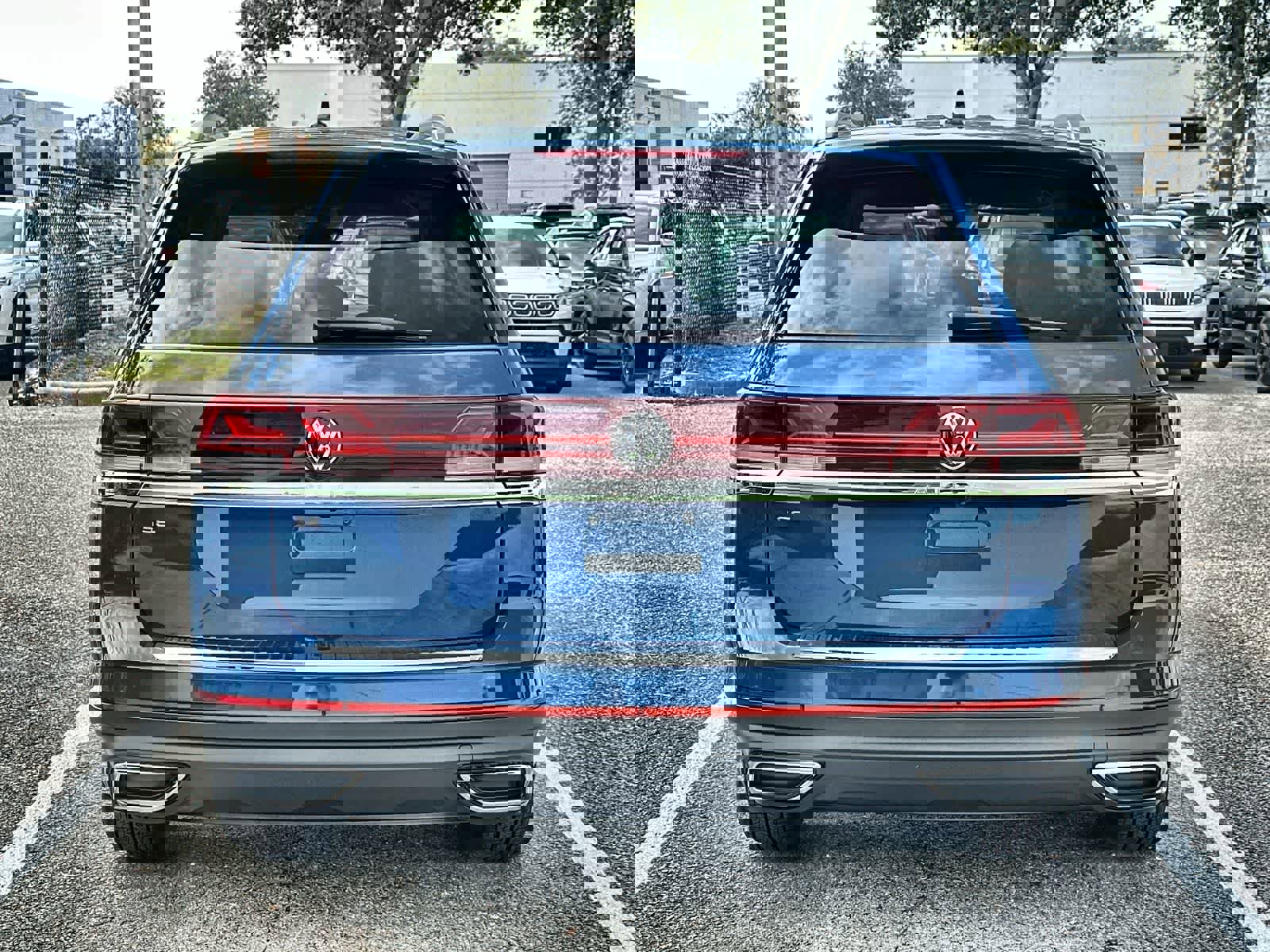 Used 2025 Volkswagen Atlas SE image 5