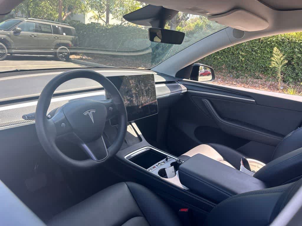 Used 2024 Tesla Model Y Long Range AWD/4WD image 6