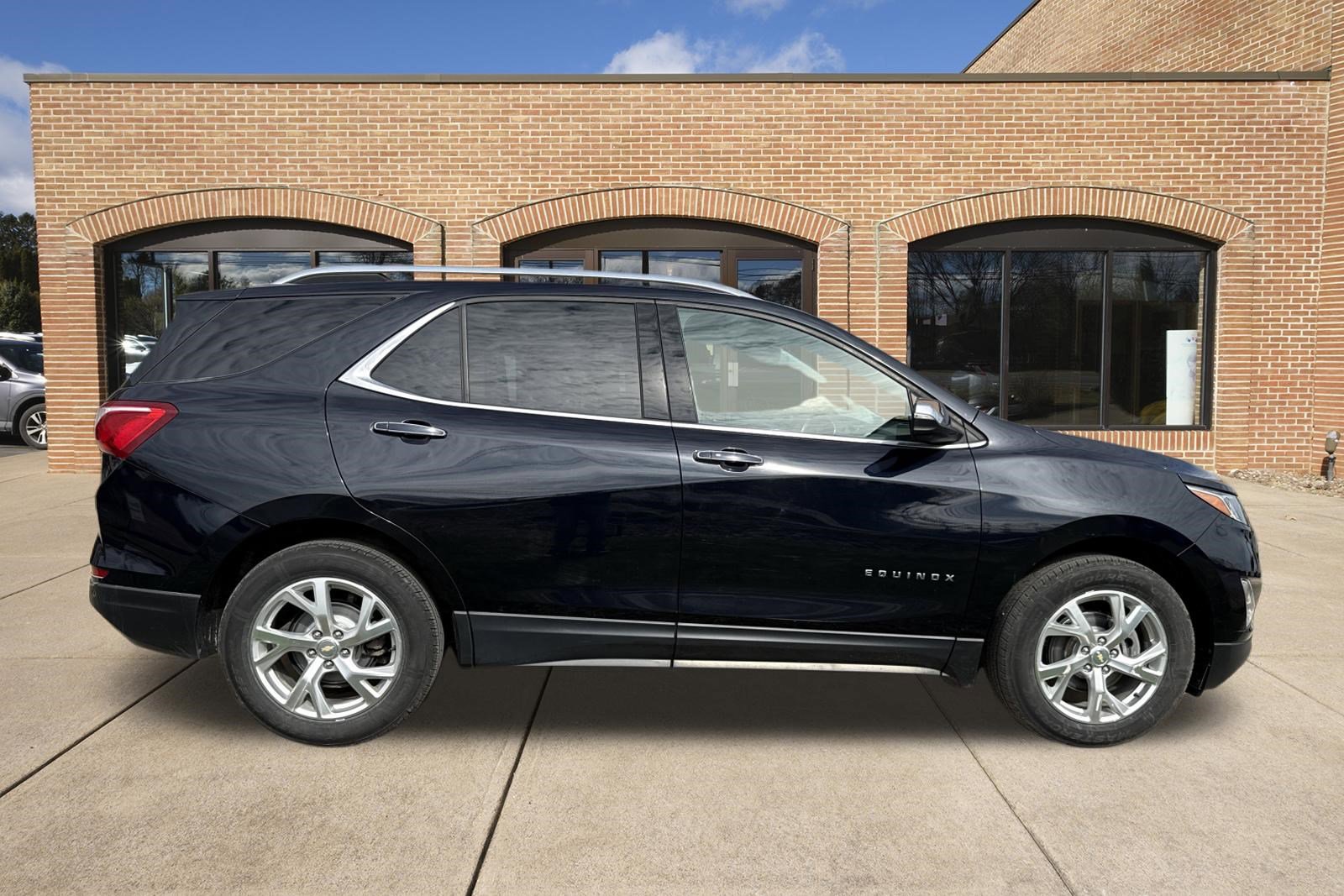 Used 2020 Chevrolet Equinox Premier AWD/4WD image 2