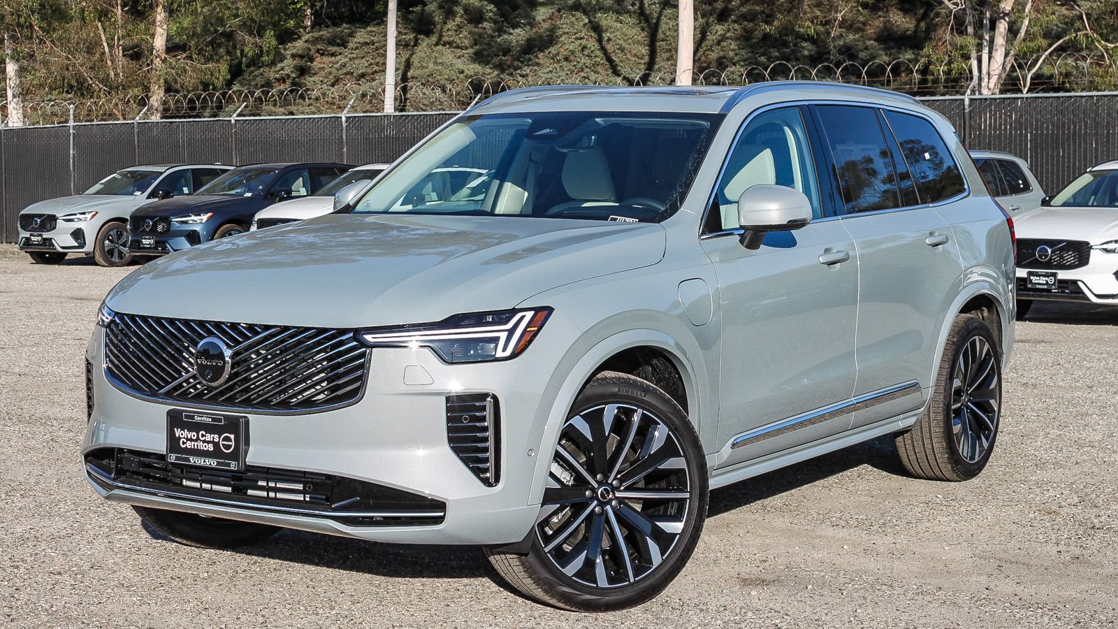 New 2026 Volvo XC90 T8 Ultra w/ Protection Package Premier