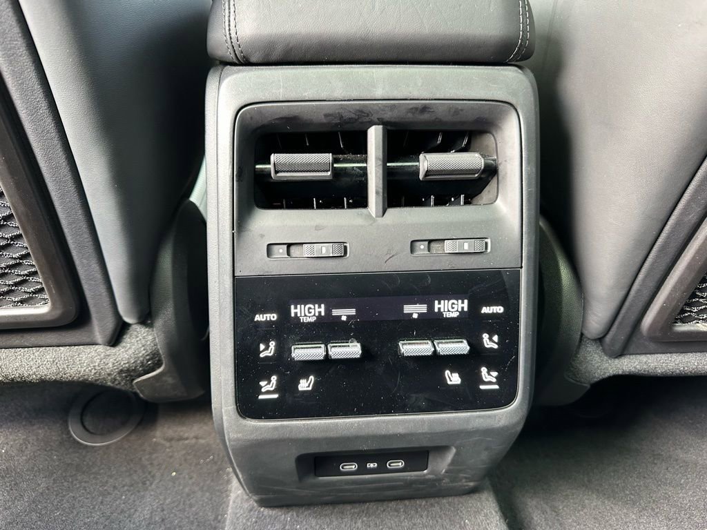 Certified 2025 Porsche Macan 4 Electric image 38