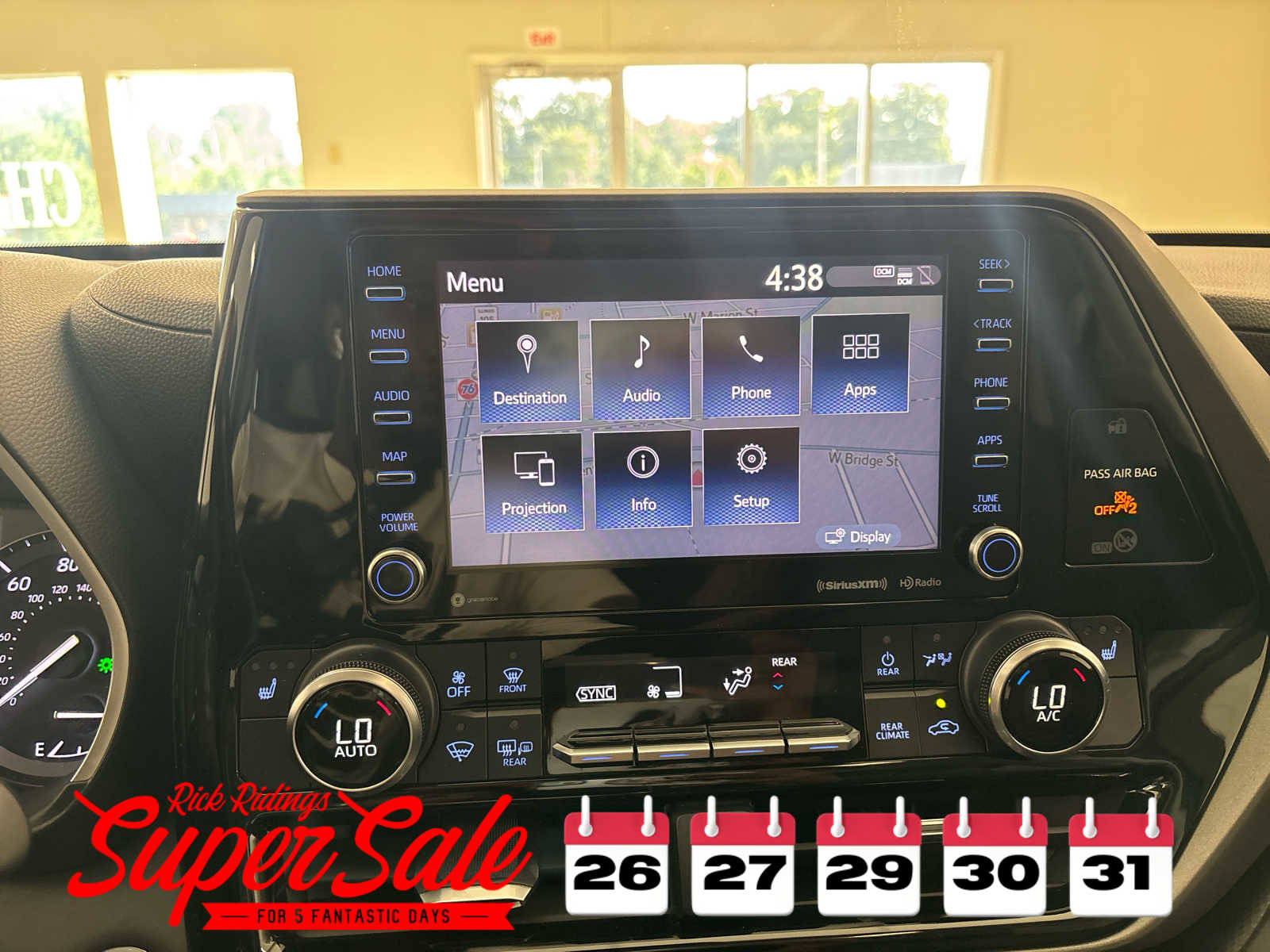 Used 2020 Toyota Highlander XLE image 35
