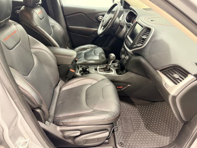Used 2015 Jeep Cherokee Trailhawk w/ Comfort/Convenience Group image 15