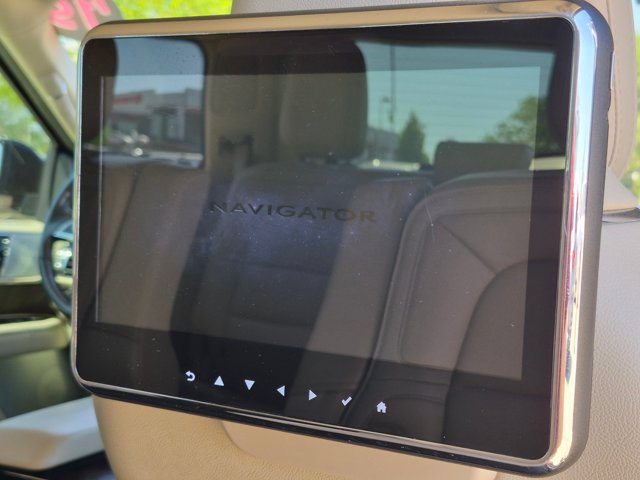 Used 2019 Lincoln Navigator Reserve w/ Cargo Package AWD/4WD image 24