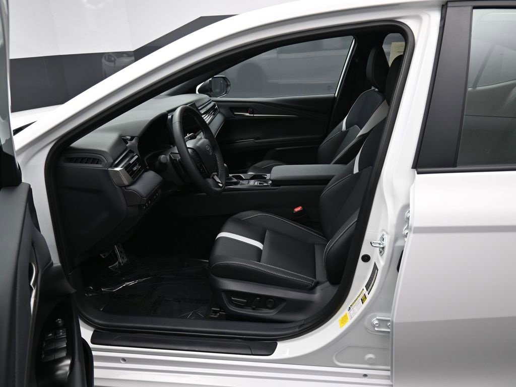 Certified 2025 Toyota Camry SE image 9