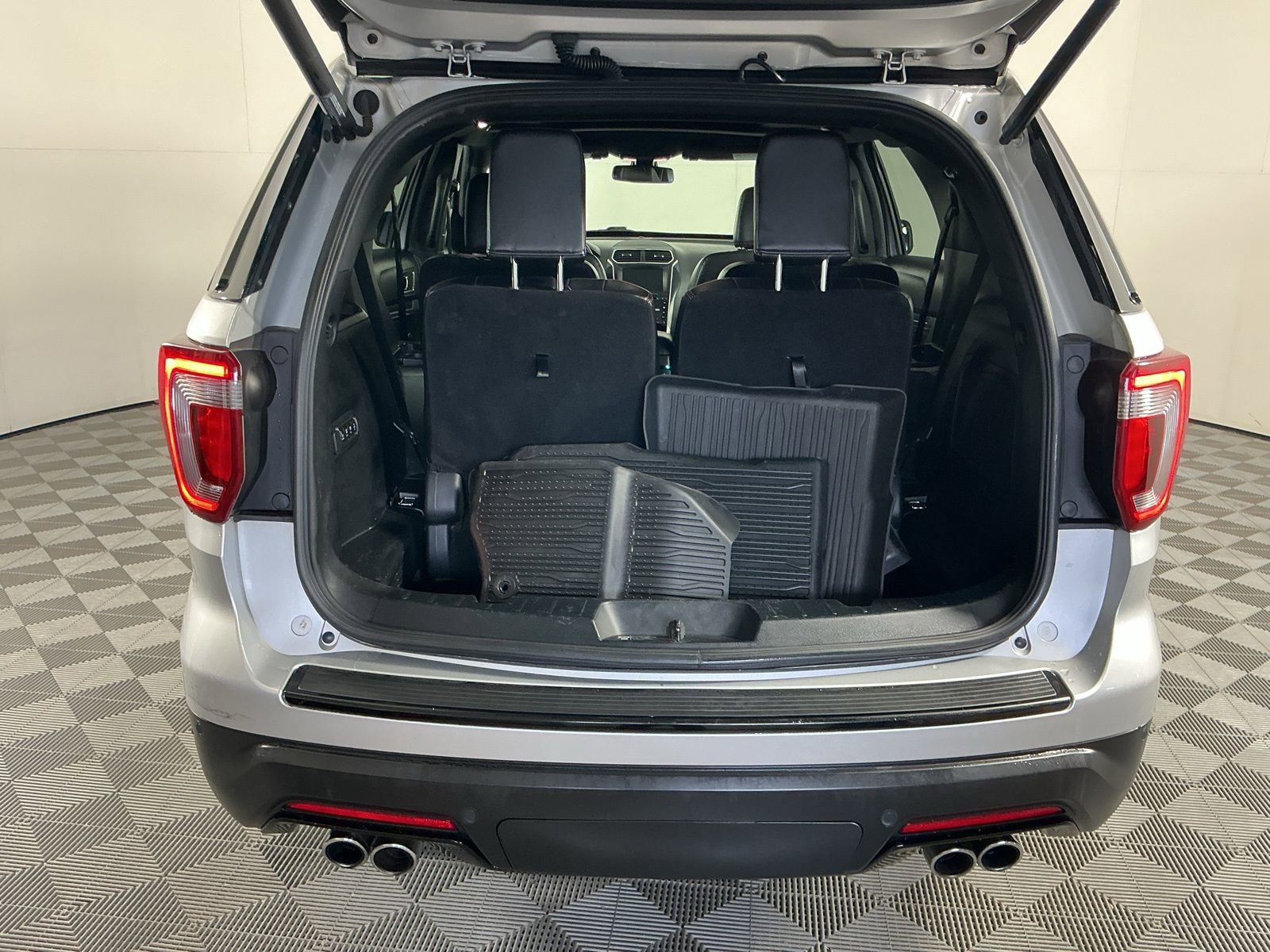 Used 2018 Ford Explorer Sport w/ Equipment Group 401A image 22