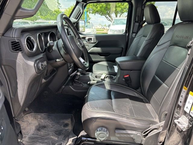 Used 2018 Jeep Wrangler Unlimited Sahara w/ Dual Top Group AWD/4WD image 23