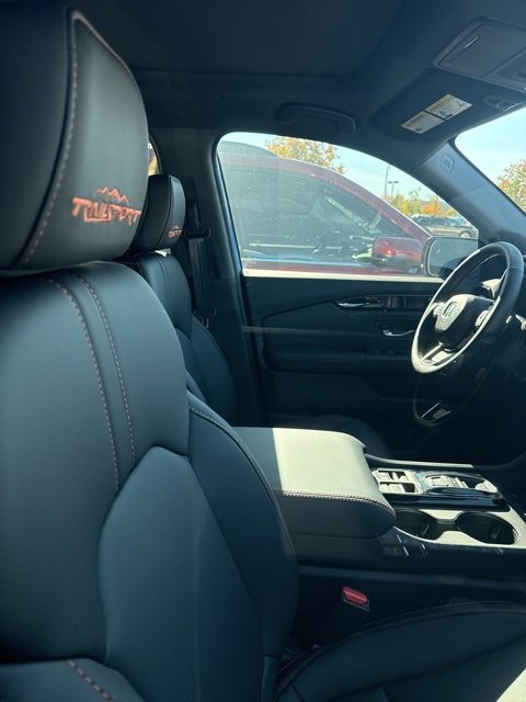 New 2025 Honda Pilot TrailSport image 4