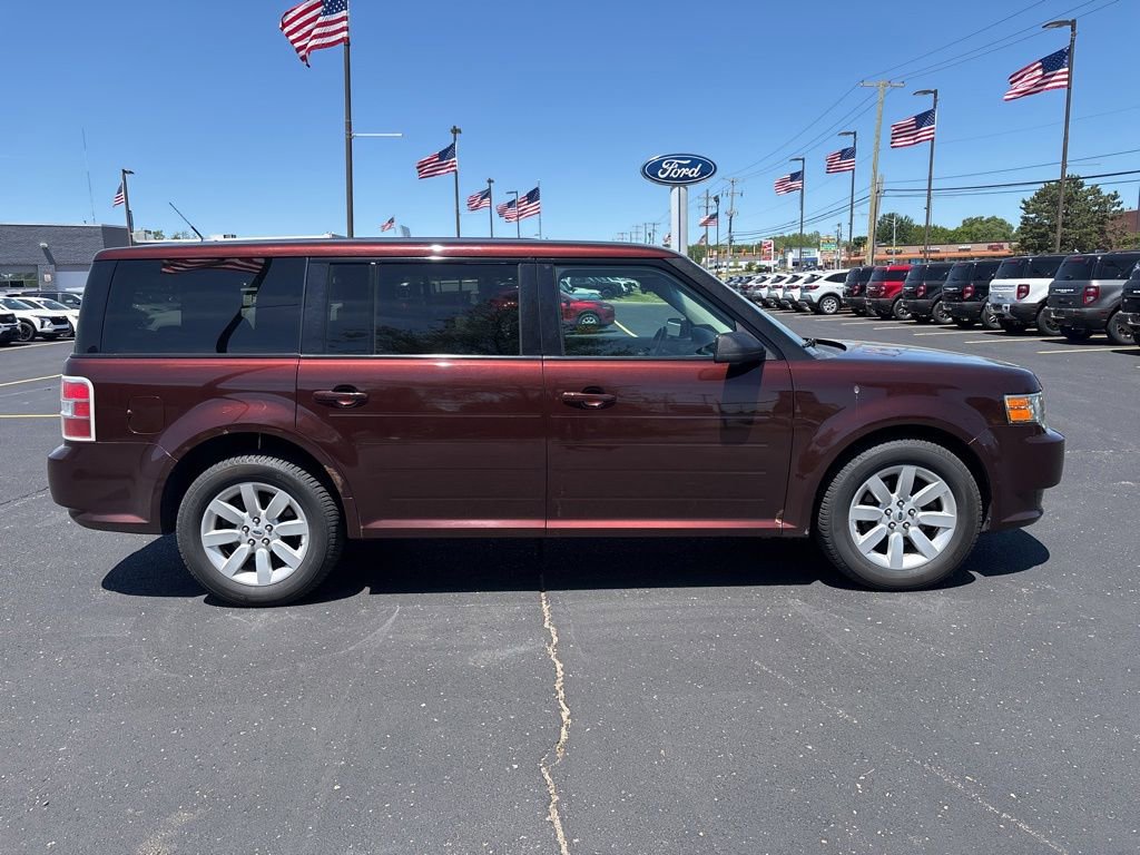 Used 2010 Ford Flex SE FWD image 4