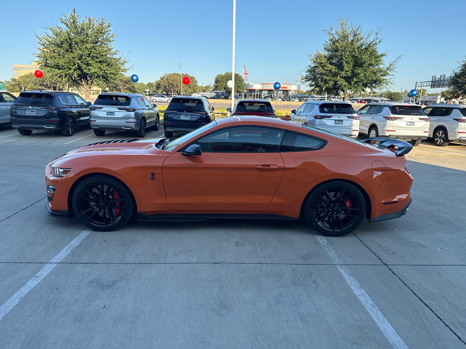 Used 2021 Ford Mustang Shelby GT500 w/ Technology Package RWD image 3