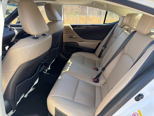 Used 2019 Lexus ES 350 Luxury w/ Premium Package image 22