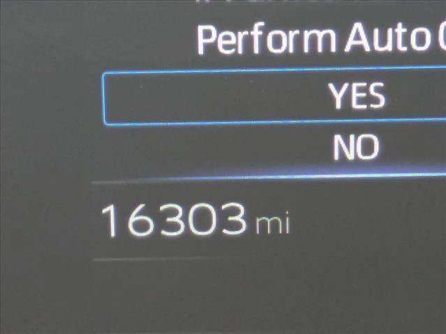 Used 2025 Toyota Prius XLE FWD image 10