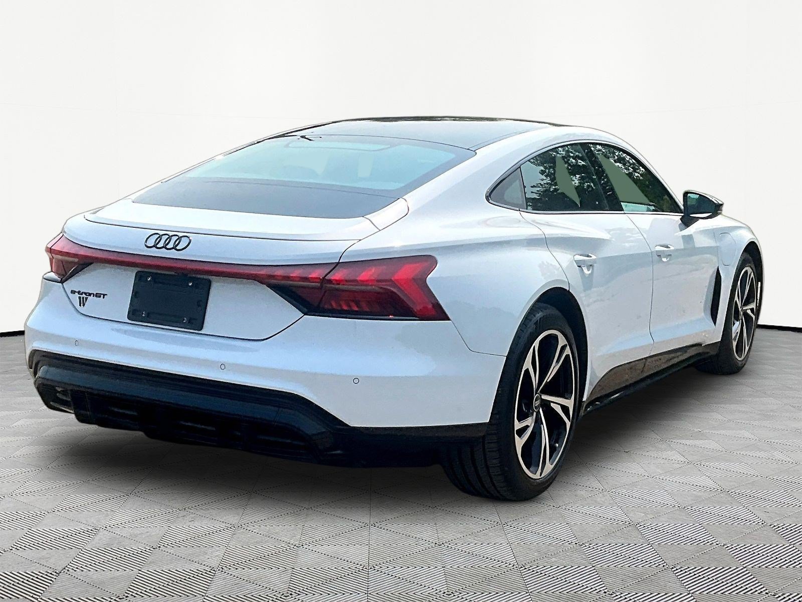 Used 2023 Audi e-tron GT Premium Plus w/ Performance Package AWD/4WD image 13