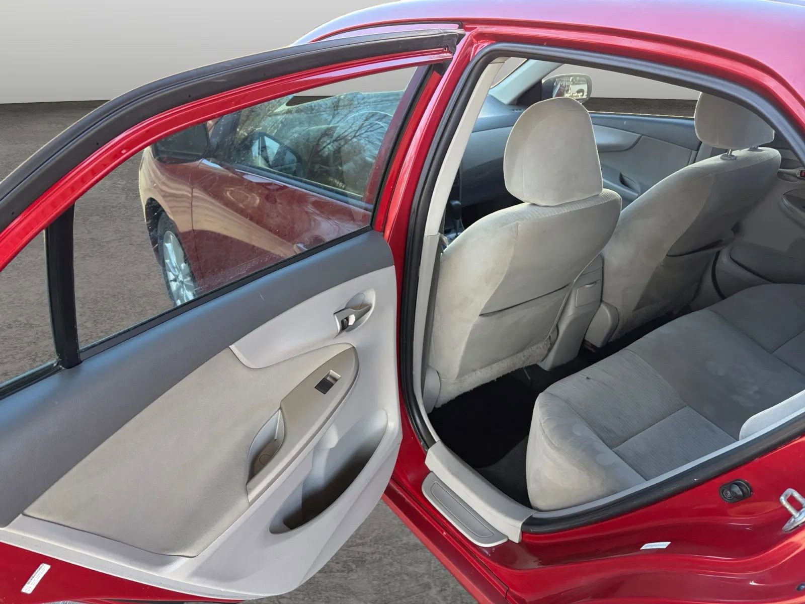 Used 2010 Toyota Corolla LE image 12