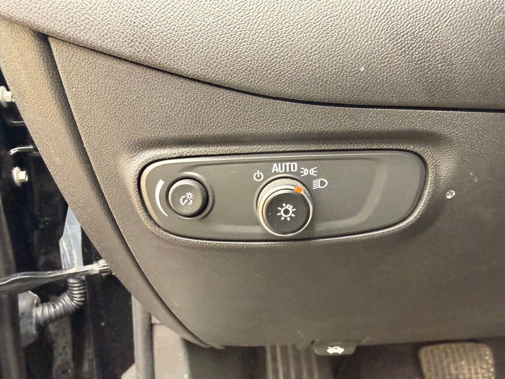 Used 2023 Chevrolet Equinox LT FWD image 16