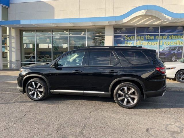 Used 2023 Honda Pilot Elite image 2