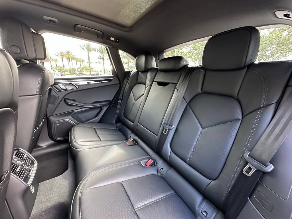 Used 2026 Porsche Macan S AWD/4WD image 39