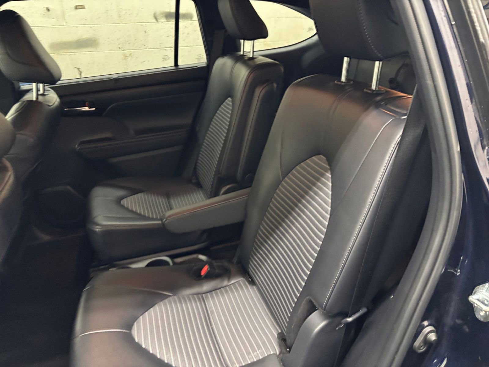 Used 2025 Toyota Highlander XSE AWD/4WD image 24