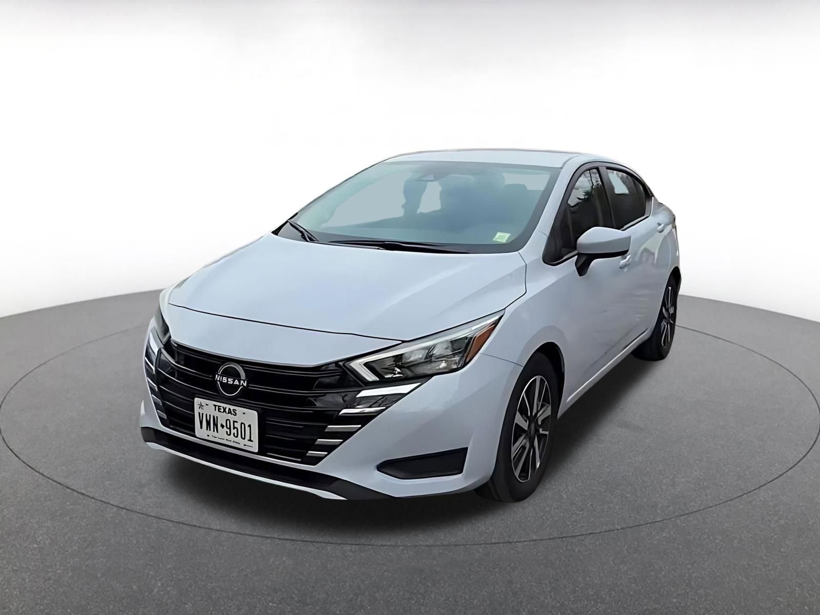 Used 2025 Nissan Versa SV FWD image 7