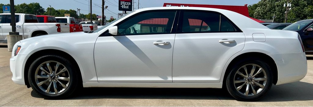Used 2014 Chrysler 300 S AWD/4WD image 4
