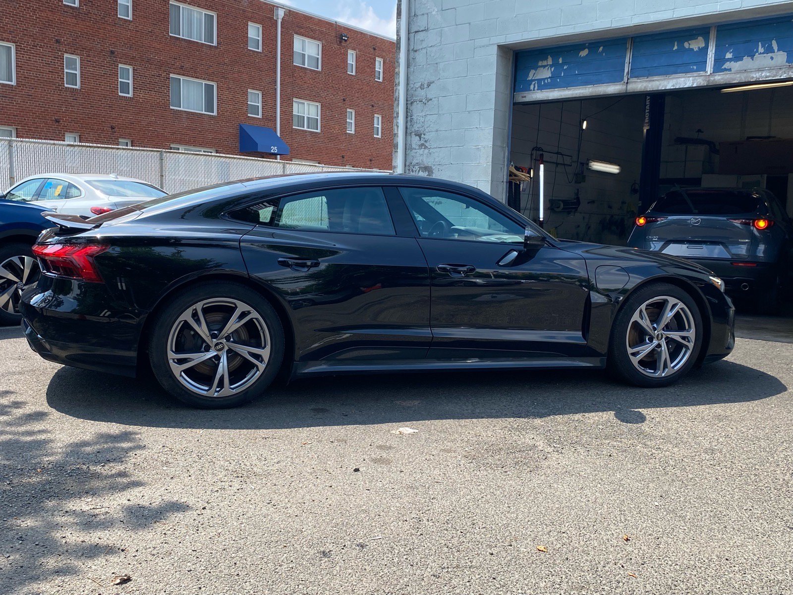 Used 2022 Audi e-tron GT Premium Plus AWD/4WD image 2
