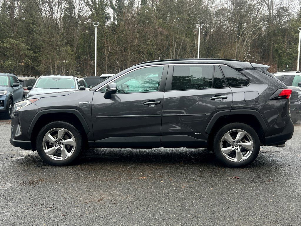 Used 2021 Toyota RAV4 XLE Premium image 2