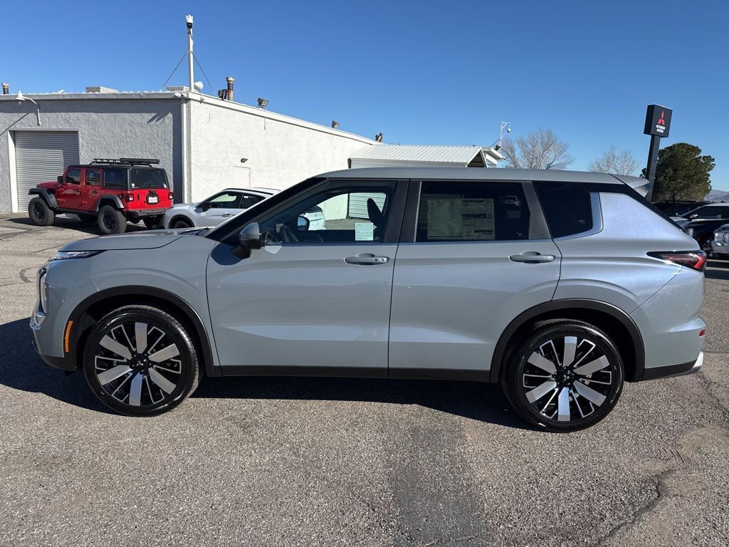 New 2026 Mitsubishi Outlander SE image 4