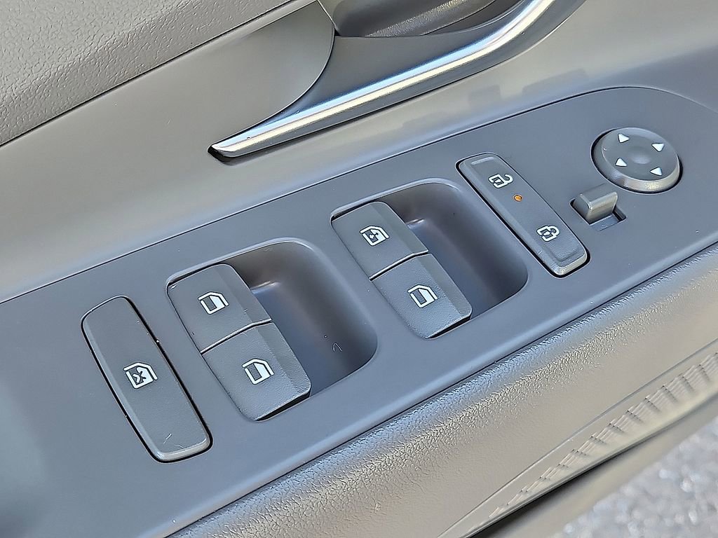 Used 2024 Hyundai Elantra SEL image 18