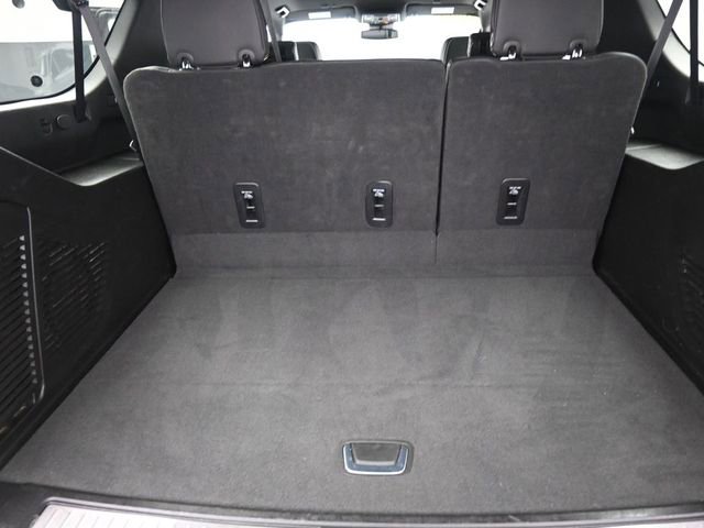 Used 2023 Chevrolet Suburban Premier image 29