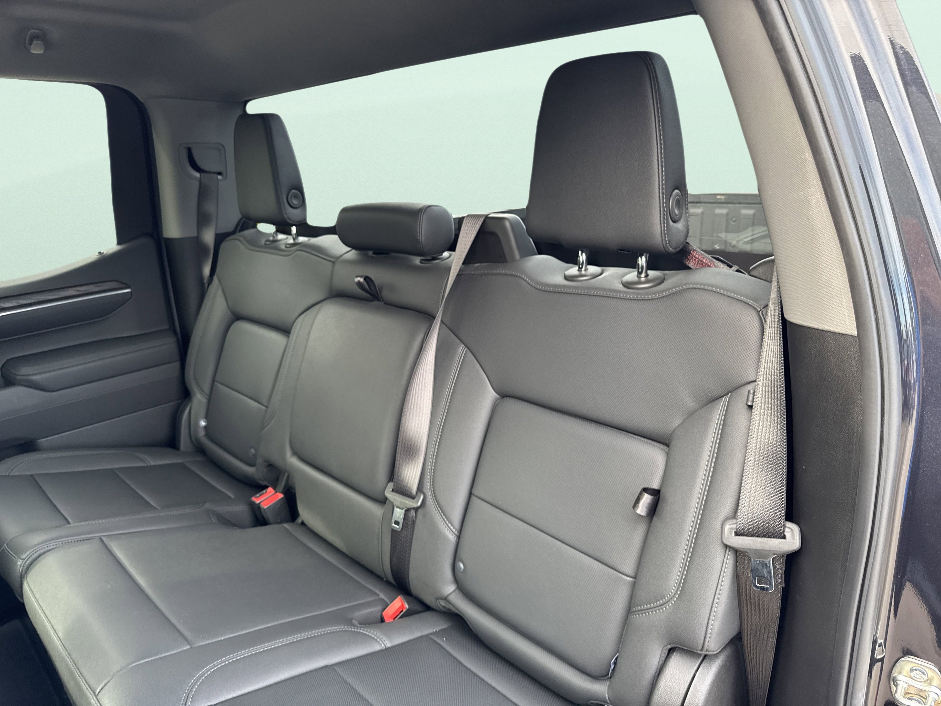 Used 2025 GMC Sierra 1500 SLT image 19